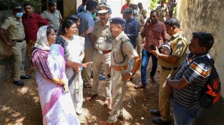 
6-yr-old killed in human sacrifice in Delhi, 2 arrested (Ld) 
