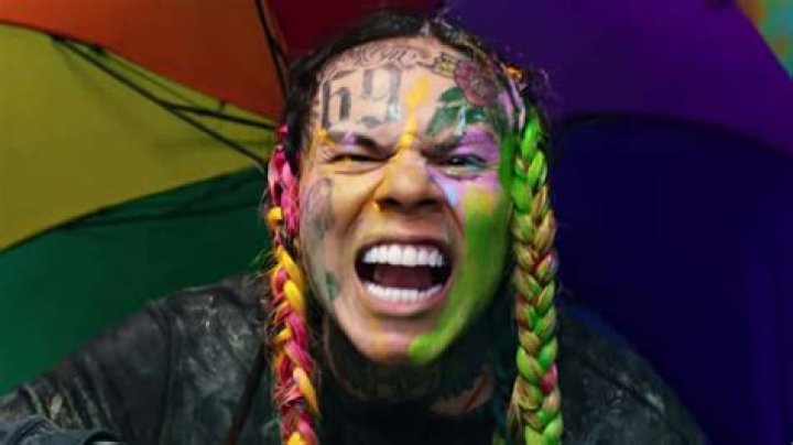 
6ix9ine Jumped Video Displays The Beating Of His Life 