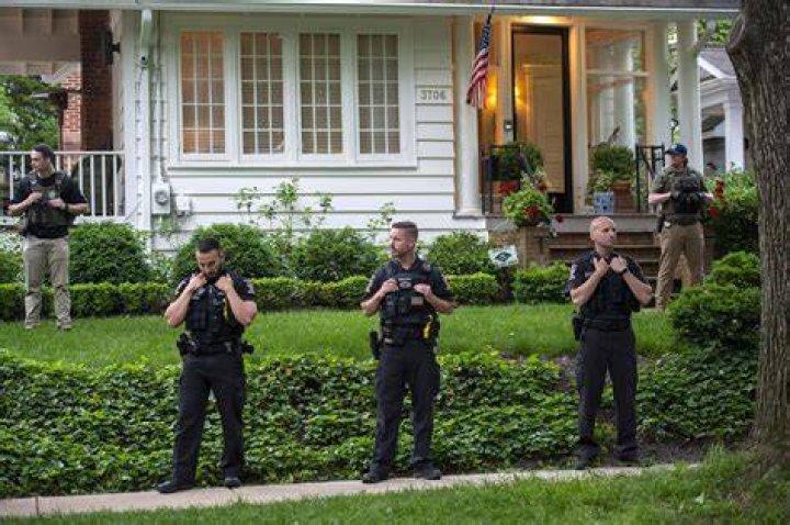 
Armed Man Arrested Near Justice Brett Kavanaugh’s Home 