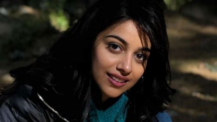 
Banita Sandhu Height, Weight, Net Worth, Age, Birthday, Wikipedia, Who, Nationality, Biography 