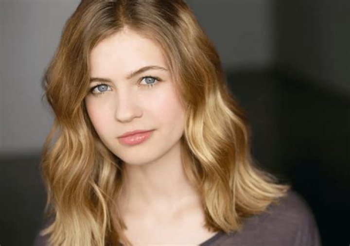 
Caroline Cochrane Height, Weight, Net Worth, Age, Birthday, Wikipedia, Who, Nationality, Biography 