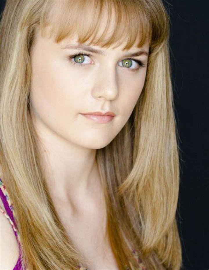 
Courtney Taylor Burness Height, Weight, Net Worth, Age, Birthday, Wikipedia, Who, Nationality, Biography 