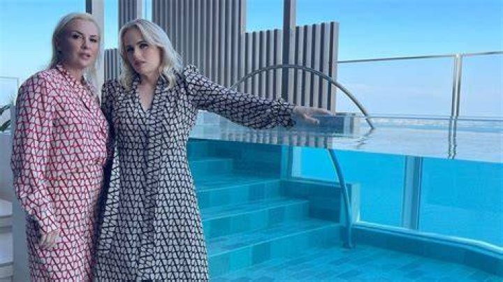 
Did Miley Cyrus’ house burn down? Flowers Easter egg explored amid Liam Hemsworth shade 