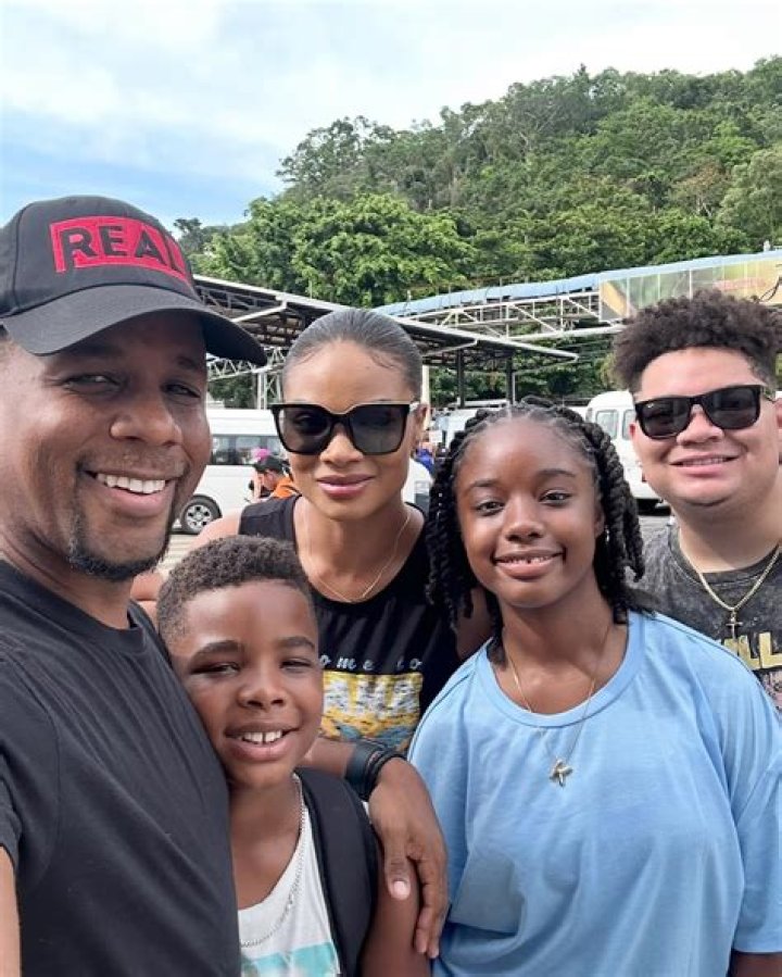 
Dolmar Cross Wife Keisha Cross and Family Life 