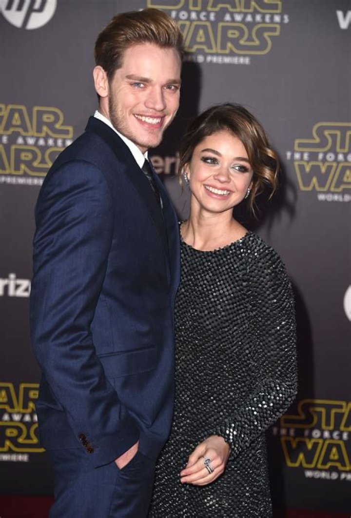 
Dominic Sherwood Family: Parents, Siblings And Wife 