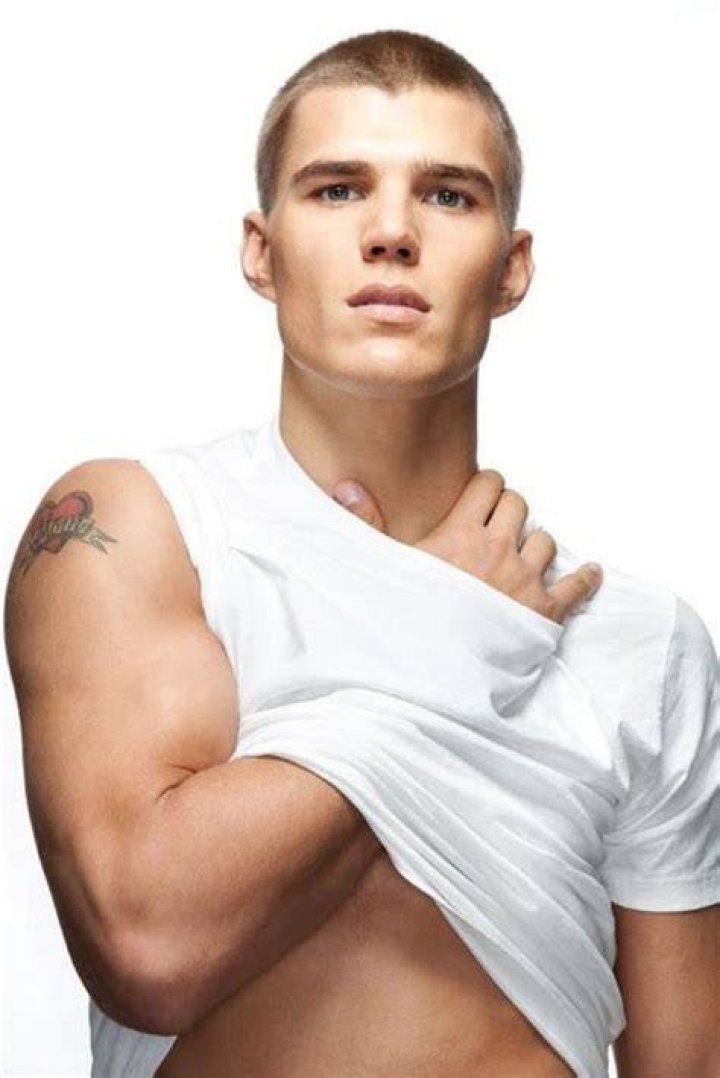 Dustin Hughes Height, Weight, Net Worth, Age, Wiki, Who, Instagram, Biography