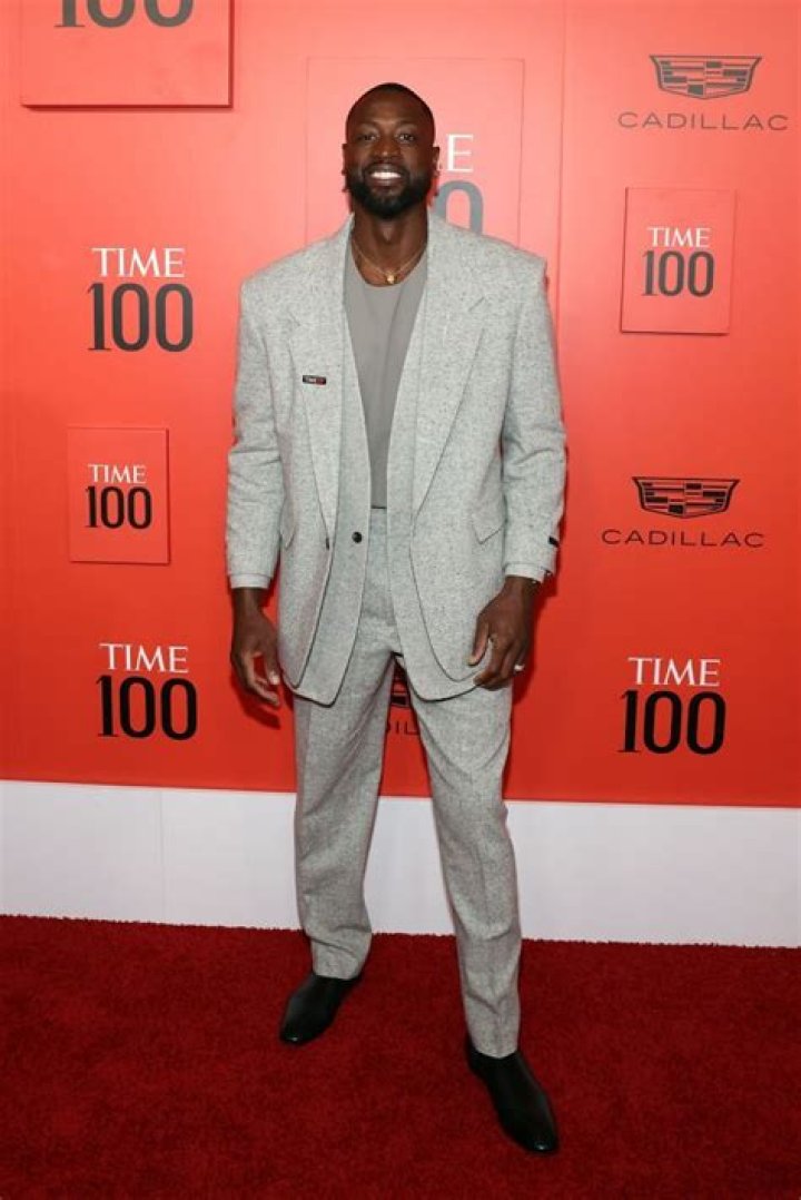 Dwyane Wade Height, Weight, Net Worth, Age, Birthday, Wikipedia, Who, Nationality, Biography