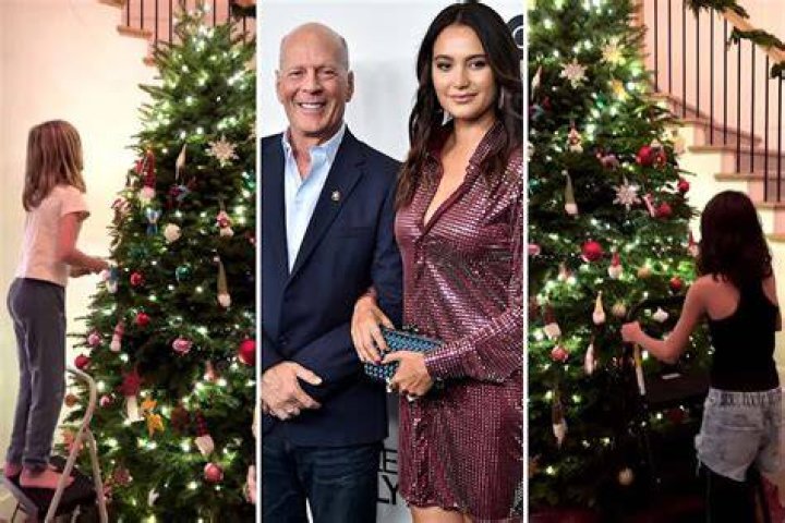 
Emma Heming Willis and Bruce Willis’ Daughters Help Decorate Christmas Tree in Sweet Photos 