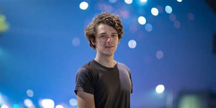 Eret Height, Weight, Net Worth, Age, Birthday, Wikipedia, Who, Instagram, Biography