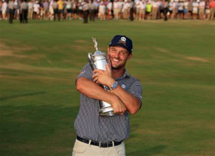 
Garrett Dechambeau Height, Weight, Net Worth, Age, Birthday, Wikipedia, Who, Nationality, Biography 