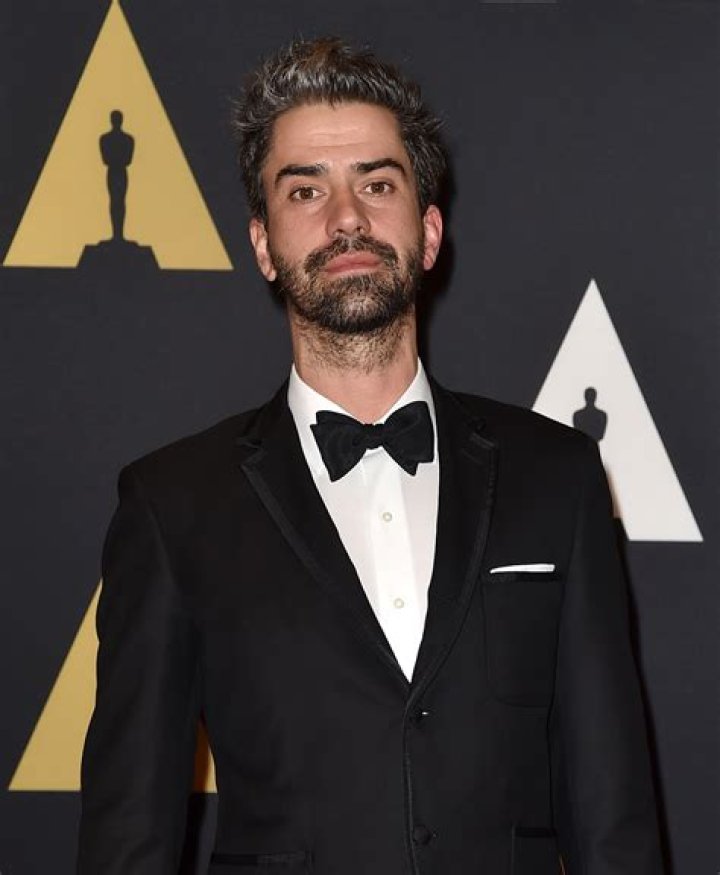 Hamish Linklater Height, Weight, Net Worth, Age, Birthday, Wikipedia, Who, Nationality, Biography