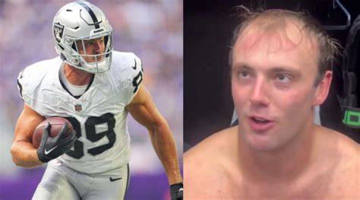 
Hunter Renfrow Height, Weight, Net Worth, Age, Birthday, Wikipedia, Who, Nationality, Biography 
