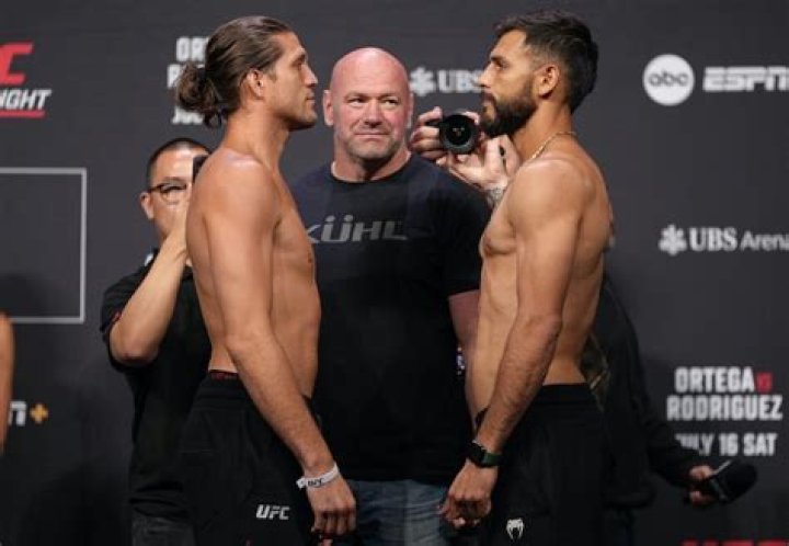 
In UFC Long Island, Yair Rodríguez wins via TKO after Brian Ortega blows out his shoulder 
