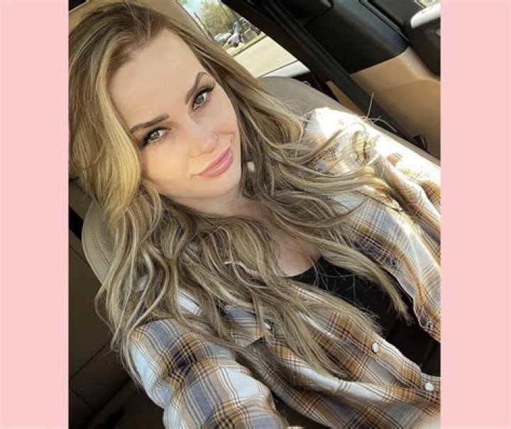 
Influencer Niece Waidhofer Passed Away By Suicide, Here Is What We Know About Her 