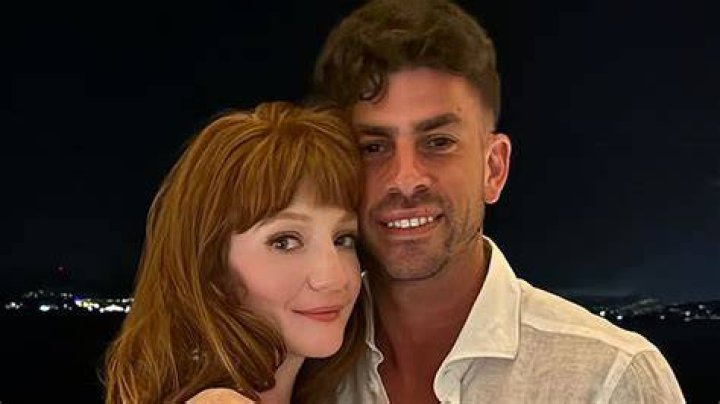 
Is Nicola Roberts Married? Nicola Robertss Biography, Career, Net worth, Instagram, Family, Height, And More 