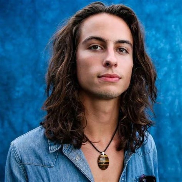 Is Sam Kiszka Gay? Age, Height, Net Worth