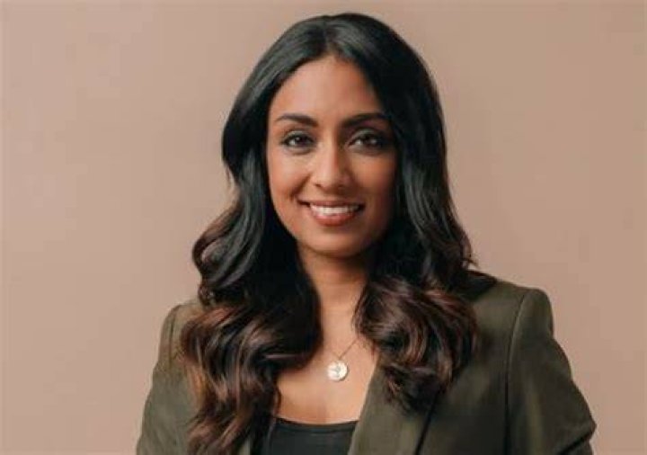 
Isa Guha Height, Weight, Net Worth, Age, Birthday, Wikipedia, Who, Nationality, Biography 