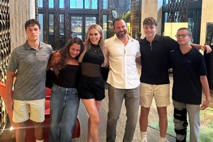 
Jackie Goldschneider Wedding Pics And Kids, Is She Pregnant Again At The Age Of 45? 