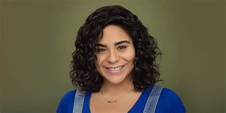 Jessica Marie Garcia – Age, Weight Loss, Engaged, Husband