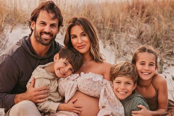 
Jessie James Decker Addresses Accusations of ‘Photoshopping Abs’ on Her Children in Photos 