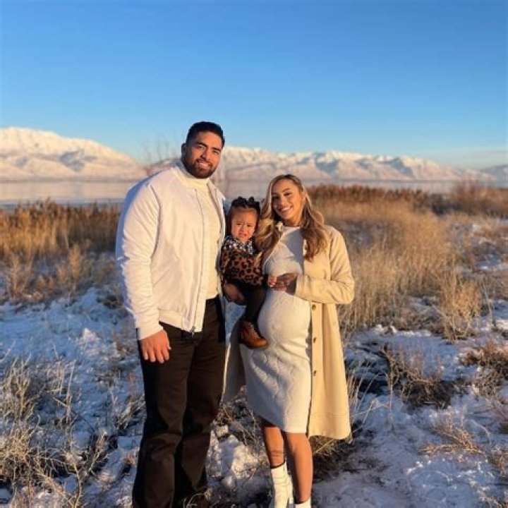 Manti Te’o Height, Weight, Net Worth, Age, Birthday, Wikipedia, Who, Instagram, Biography