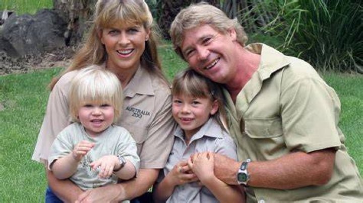 Navy Midshipmen: Who Are Steve, Becca And Ruthie Jones? Daniel Jones Siblings Age Gap And Family Ethnicity