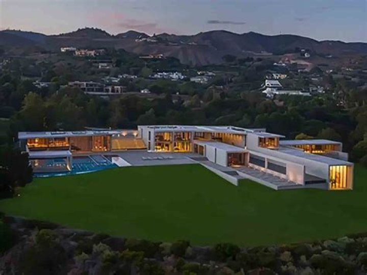 
Omah Lay allegedly spends N500 million on a new home 
