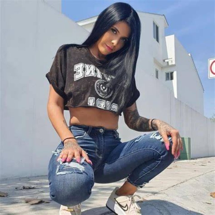  Samantha Sadat