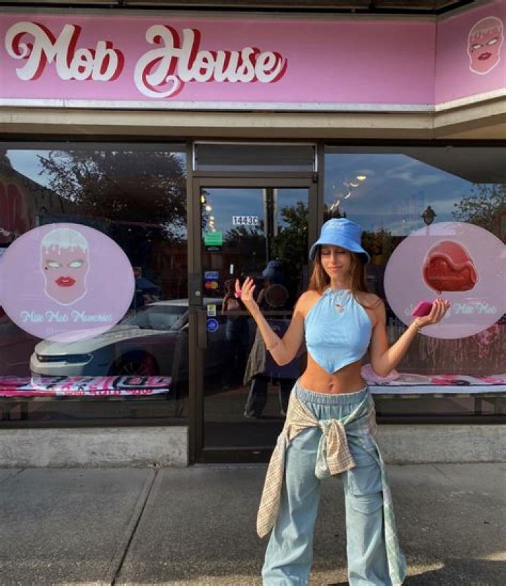 Strawberry Milk Mob Height, Weight, Net Worth, Age, Birthday, Wikipedia, Who, Instagram, Biography