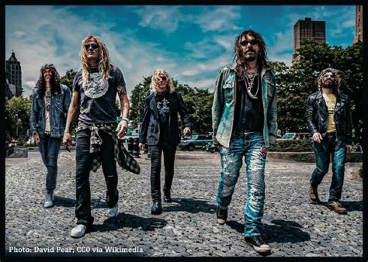 
Tommy Clufetos Wife And Bio, Drummer Replaces Tommy Lee In Mötley Crüe Band Tour 