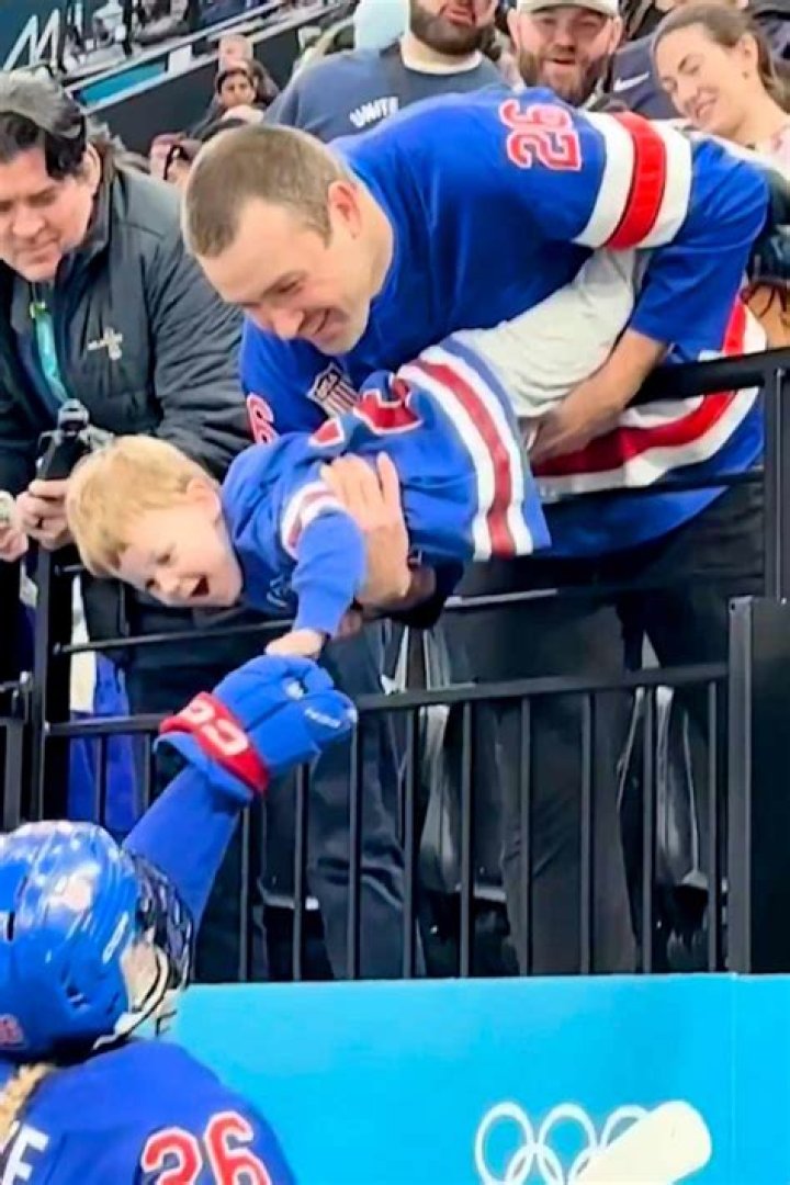 Who Are Kendall Coyne Schofield Parents? Everything To Know About John And Ahlise Coyne
