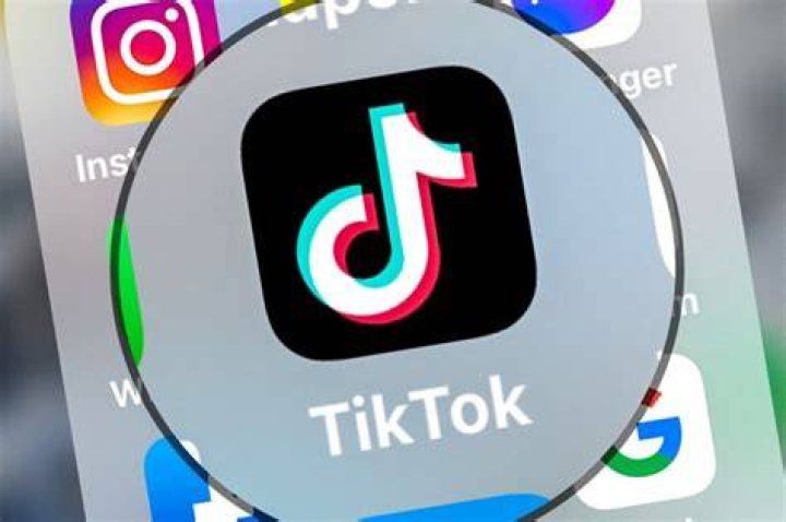 
Who is Alexandra Cosson TikTok? Partner’s Stabbing & Viral Video On Twitter 