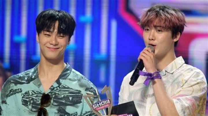 Who is Moon Sua, Astro K-pop band member Moonbin’s sister?
