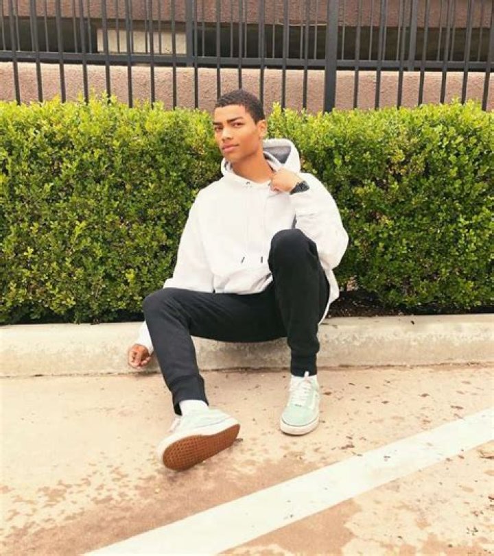 Zayd Elie Height, Weight, Net Worth, Age, Birthday, Wikipedia, Who, Nationality, Biography